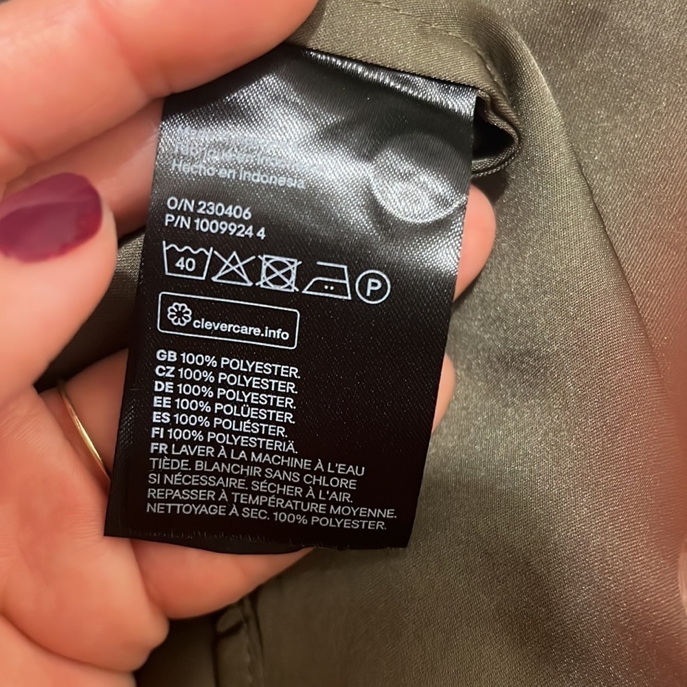 H&M shirt with a sheen long sleeves dark green - Picture 5 of 9